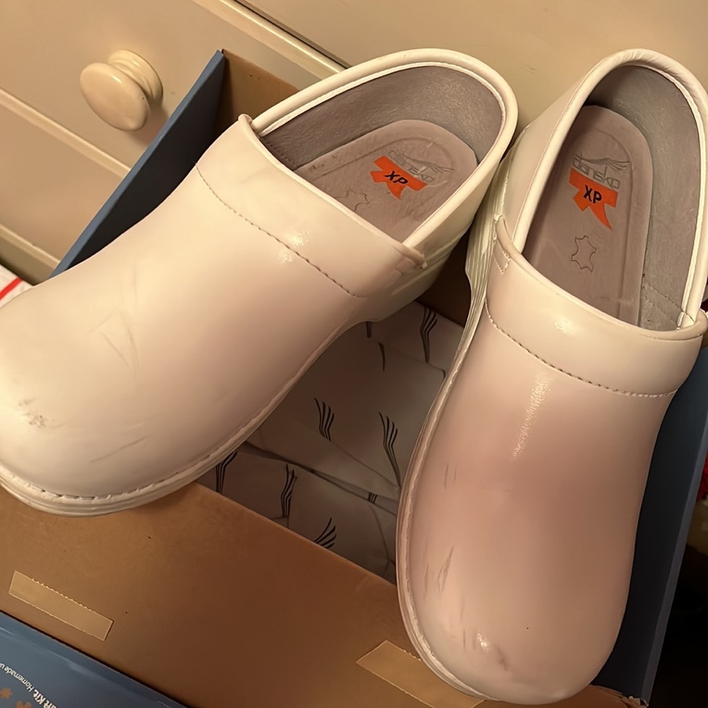 Dansko Clogs Size 39 In White - image 4